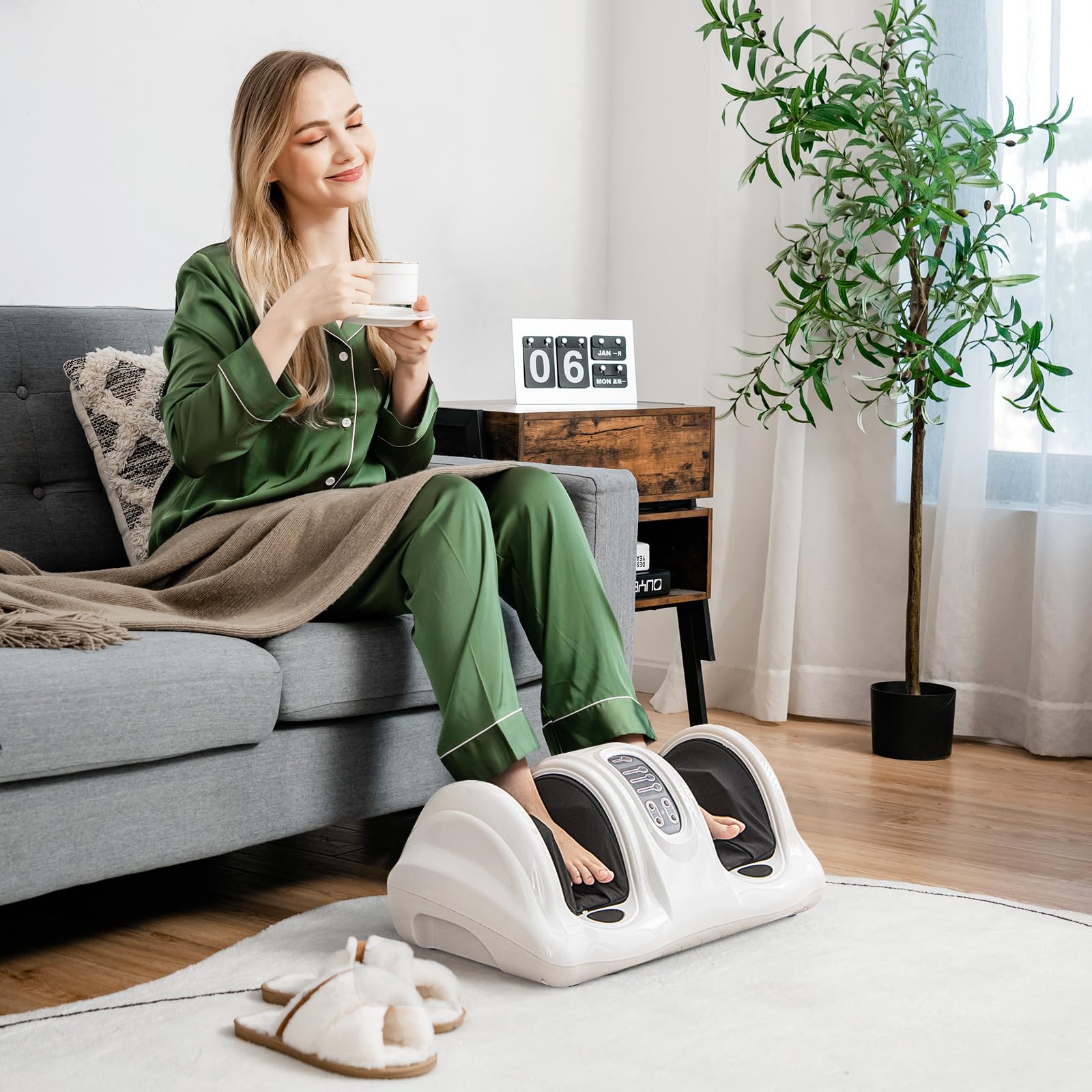 Electric Shiatsu Foot Massager w/ Remote - Komfott